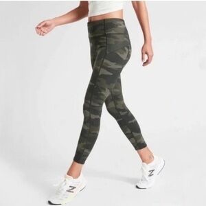 Athleta Camo Contender 7/8 Tight Leggings Green Size Small Tall
